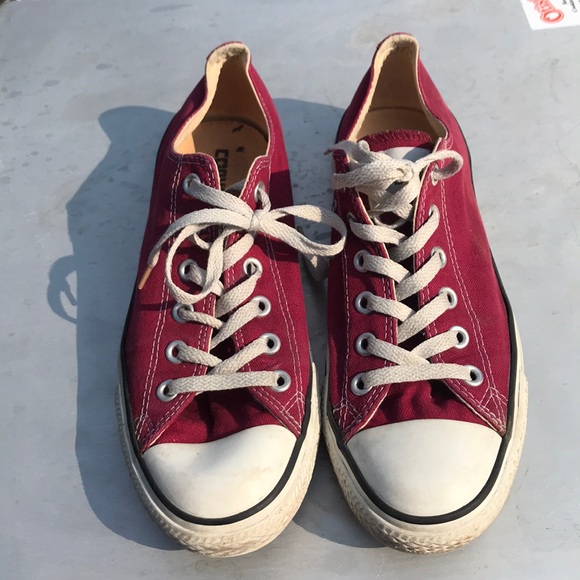 converse low maroon